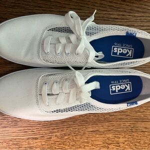 Keds size 8 shoe never worn